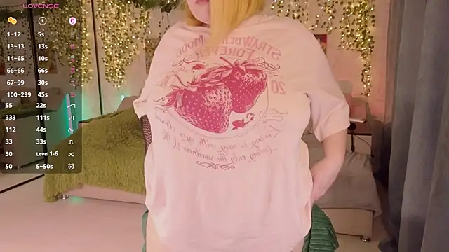 Snapshot of Aki_nohana chatting on 09-29-25, 12:32 Aki nohana online show from 09-29-25, 12:32