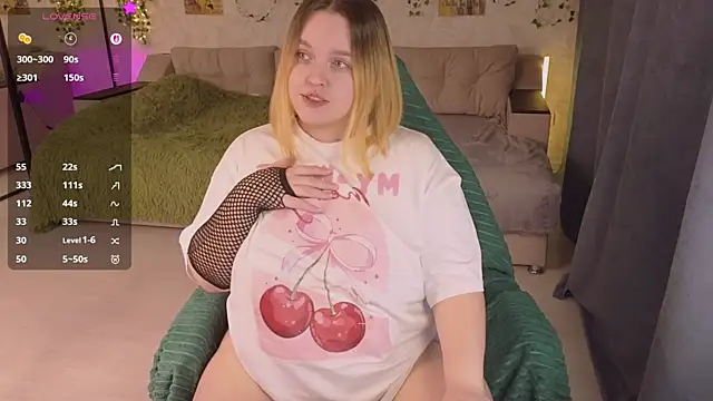 Snapshot of Aki_nohana chatting on 10-29-25, 02:41 Aki nohana online show from 10-29-25, 02:41