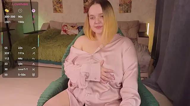 Snapshot of Aki_nohana chatting on 11-09-25, 12:47 Aki nohana online show from 11-09-25, 12:47