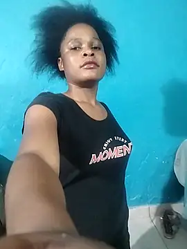 BlondieBitch online show from 12-17-25, 09:54