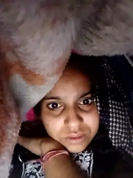 Snapshot of Saloni-Gupta chatting on 01-10-26, 01:18 Saloni-Gupta online show from 01-10-26, 01:18