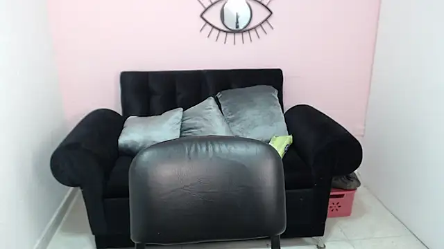 Snapshot of mia_sexgirl chatting on 09-29-25, 01:05 mia sexgirl online show from 09-29-25, 01:05