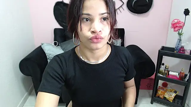 Snapshot of mia_sexgirl chatting on 11-24-25, 12:38 mia sexgirl online show from 11-24-25, 12:38