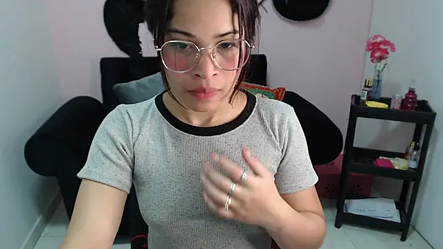 Snapshot of mia_sexgirl chatting on 12-19-25, 12:34 mia sexgirl online show from 12-19-25, 12:34