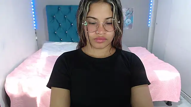 Snapshot of mia_sexgirl chatting on 07-07-26, 12:20 mia sexgirl online show from 07-07-26, 12:20