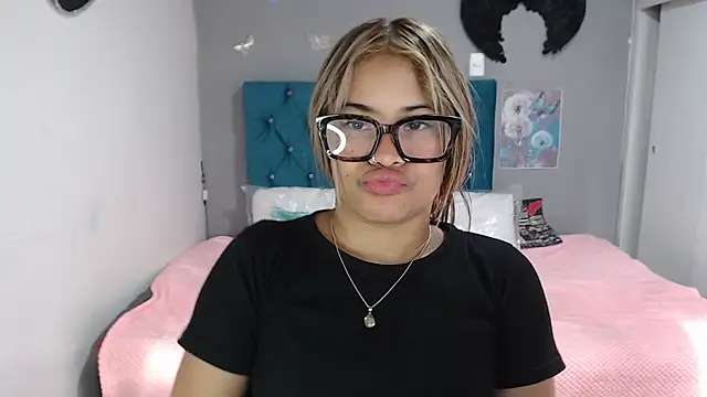 Snapshot of mia_sexgirl chatting on 07-28-26, 12:23 mia sexgirl online show from 07-28-26, 12:23