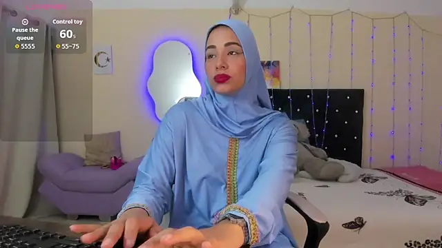 ShanaJamil online show from 04-30-26, 11:49