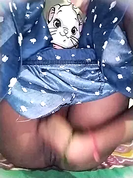 Snapshot of Rapunzal chatting on 10-05-25, 06:34 Rapunzal online show from 10-05-25, 06:34