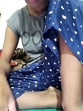 Snapshot of Rapunzal chatting on 10-08-25, 06:27 Rapunzal online show from 10-08-25, 06:27