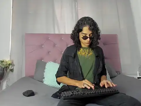 EthanBlackwoodd online show from 10-09-25, 07:23