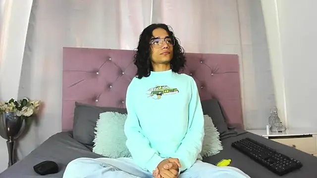 EthanBlackwoodd online show from 10-17-25, 07:49