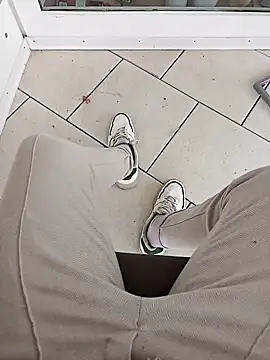 Snapshot of fullystroked chatting on 10-21-25, 11:55 fullystroked online show from 10-21-25, 11:55