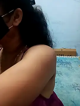 Snapshot of Deliciouskimi chatting on 09-18-25, 05:20 Deliciouskimi online show from 09-18-25, 05:20