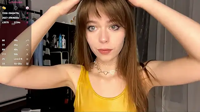 YourLittleElfie online show from 10-04-25, 03:32