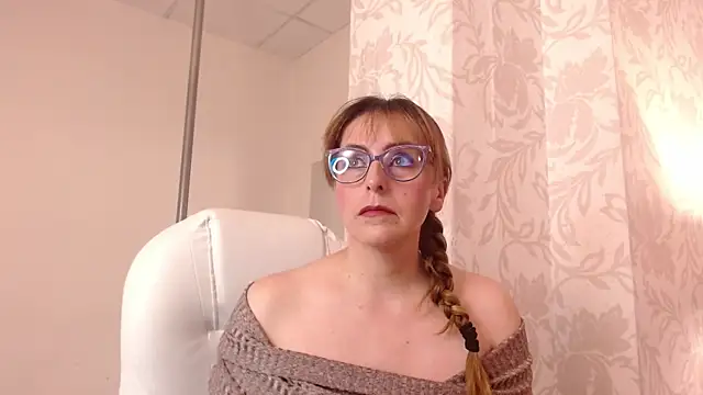 Snapshot of Ava_Raye chatting on 09-18-25, 09:06 Ava Raye online show from 09-18-25, 09:06