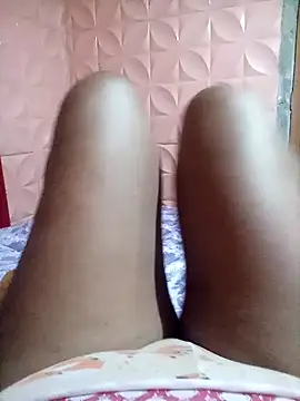 Snapshot of Rosabela04 chatting on 10-14-25, 12:11 Rosabela04 online show from 10-14-25, 12:11