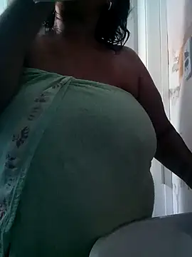 Snapshot of Rosabela04 chatting on 10-16-25, 09:54 Rosabela04 online show from 10-16-25, 09:54