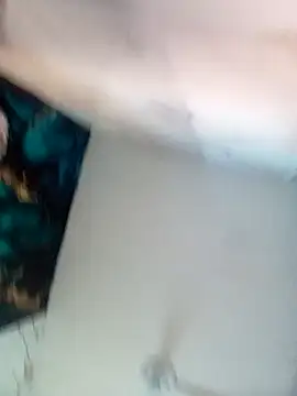 Snapshot of Rosabela04 chatting on 11-03-25, 09:32 Rosabela04 online show from 11-03-25, 09:32