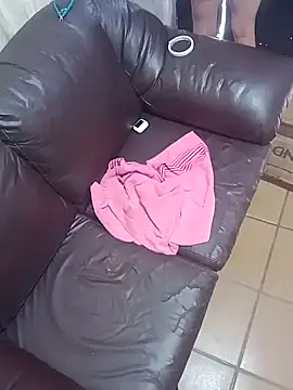 Cachorrinha2025 online show from 11-28-25, 04:09