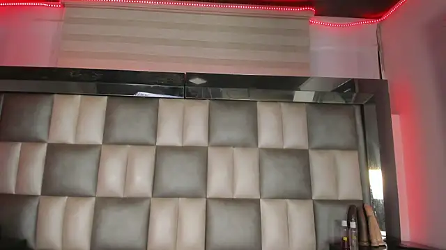 Snapshot of abbiecollins_js chatting on 11-11-25, 03:28 abbiecollins js online show from 11-11-25, 03:28