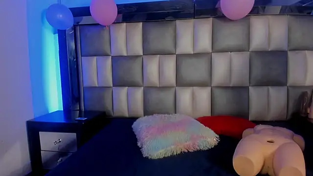 Snapshot of abbiecollins_js chatting on 11-24-25, 05:07 abbiecollins js online show from 11-24-25, 05:07