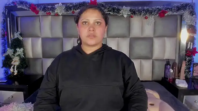 Snapshot of abbiecollins_js chatting on 01-07-26, 04:37 abbiecollins js online show from 01-07-26, 04:37