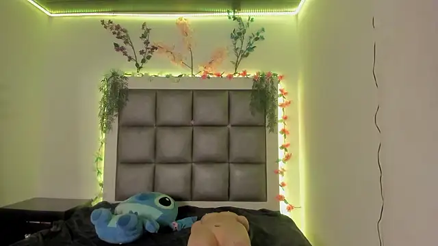 Snapshot of abbiecollins_js chatting on 02-24-26, 04:21 abbiecollins js online show from 02-24-26, 04:21