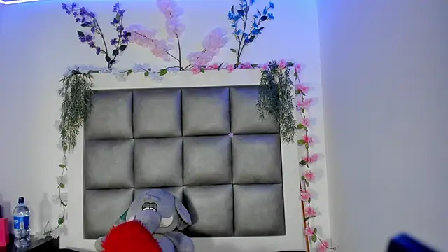 Snapshot of abbiecollins_js chatting on 07-15-26, 04:40 abbiecollins js online show from 07-15-26, 04:40