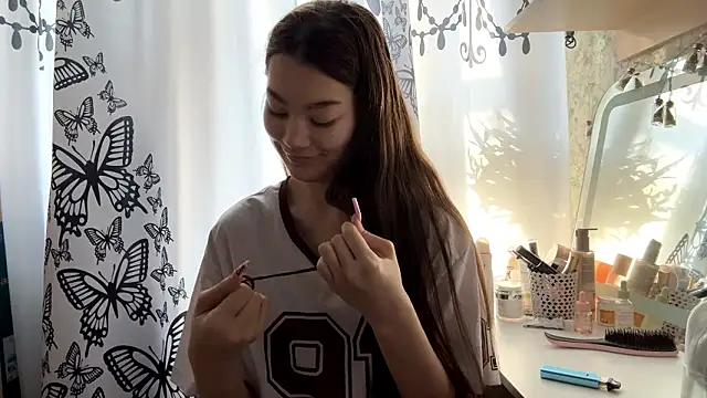 Snapshot of Cuteviola chatting on 02-11-26, 12:48 Cuteviola online show from 02-11-26, 12:48