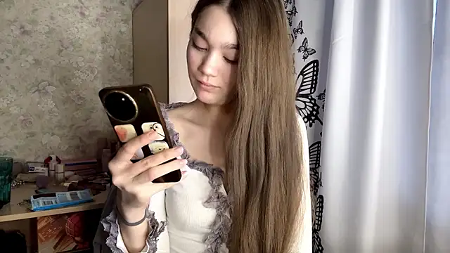 Snapshot of Cuteviola chatting on 02-17-26, 10:27 Cuteviola online show from 02-17-26, 10:27