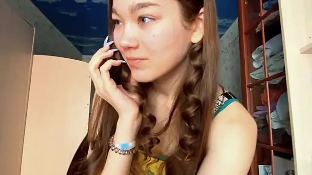 Cuteviola online show from 04-17-26, 12:46