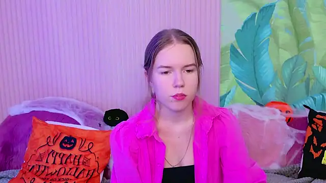 Snapshot of Alida_Brice chatting on 10-26-25, 06:30 Alida Brice online show from 10-26-25, 06:30