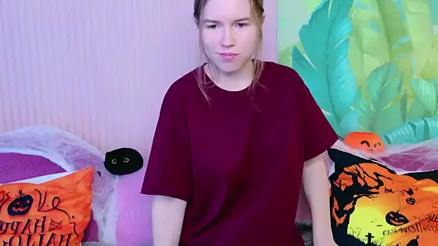 Snapshot of Alida_Brice chatting on 10-27-25, 06:17 Alida Brice online show from 10-27-25, 06:17