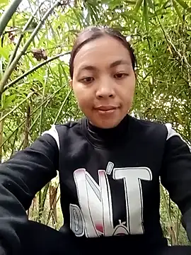 Snapshot of -Miu-98 chatting on 12-22-25, 03:14 -Miu-98 online show from 12-22-25, 03:14