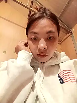 Snapshot of -Miu-98 chatting on 04-02-26, 04:37 -Miu-98 online show from 04-02-26, 04:37