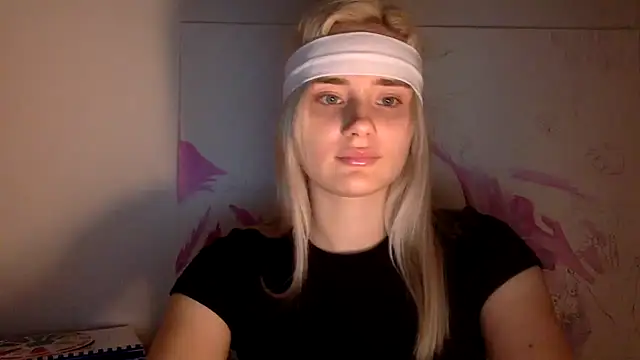 Snapshot of Rosvann chatting on 09-23-25, 04:10 Rosvann online show from 09-23-25, 04:10