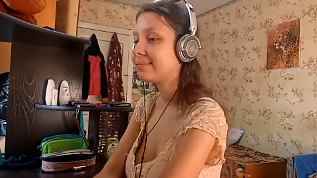 QutieDaSweet online show from 09-22-25, 06:15