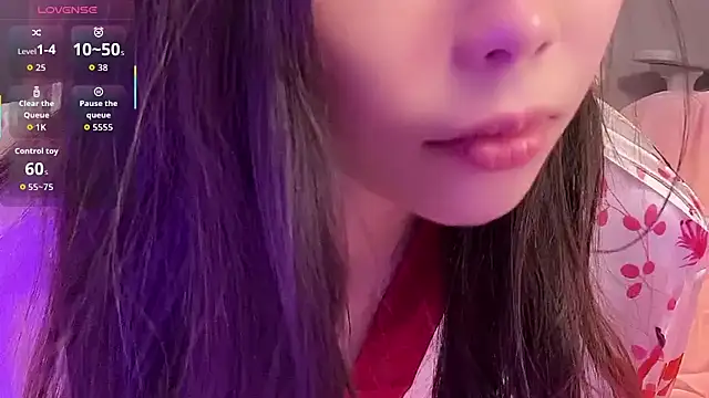 Snapshot of Sweet-taiyang chatting on 10-19-25, 03:56 Sweet-taiyang online show from 10-19-25, 03:56