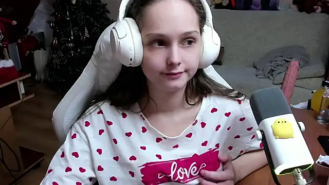 Snapshot of SharybbFace chatting on 01-08-26, 05:04 SharybbFace online show from 01-08-26, 05:04