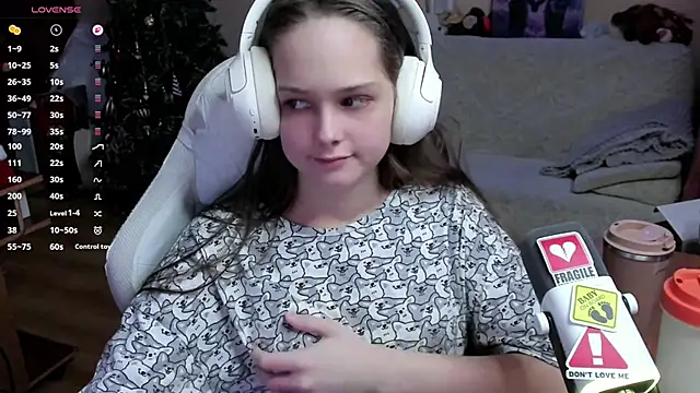 Snapshot of SharybbFace chatting on 01-09-26, 03:04 SharybbFace online show from 01-09-26, 03:04