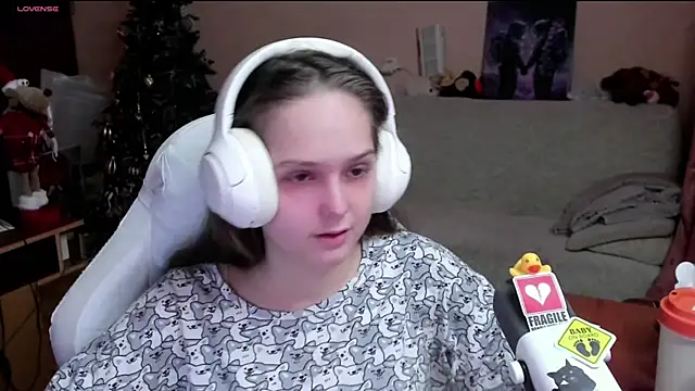 Snapshot of SharybbFace chatting on 01-14-26, 03:17 SharybbFace online show from 01-14-26, 03:17