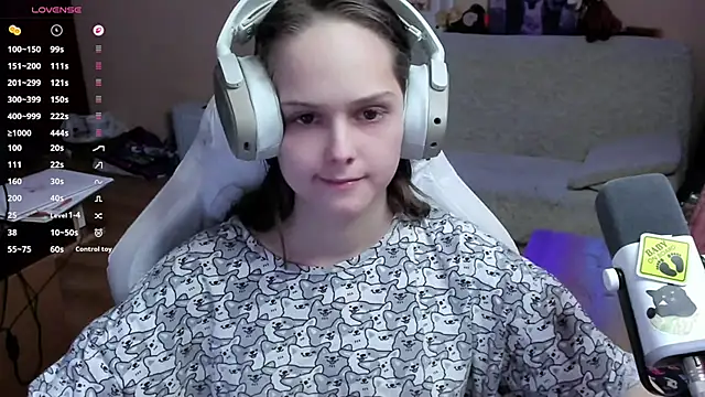 Snapshot of SharybbFace chatting on 02-02-26, 03:11 SharybbFace online show from 02-02-26, 03:11