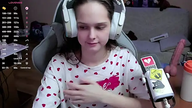 Snapshot of SharybbFace chatting on 02-04-26, 03:07 SharybbFace online show from 02-04-26, 03:07