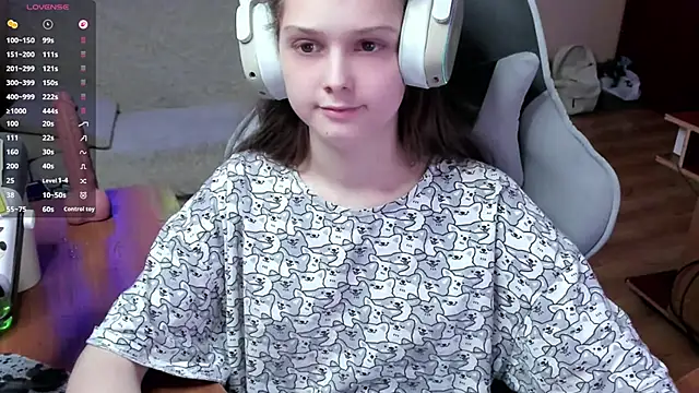 Snapshot of SharybbFace chatting on 02-09-26, 03:05 SharybbFace online show from 02-09-26, 03:05