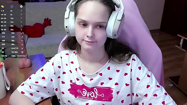 Snapshot of SharybbFace chatting on 02-12-26, 03:07 SharybbFace online show from 02-12-26, 03:07