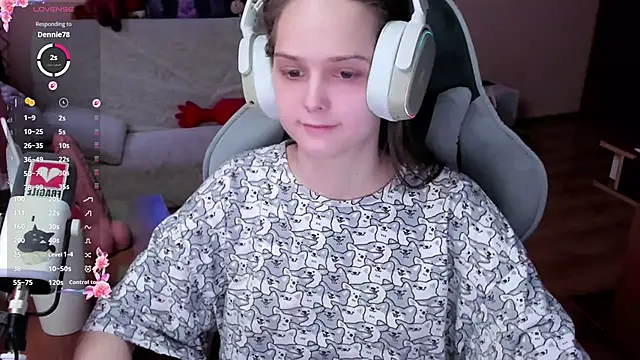 Snapshot of SharybbFace chatting on 02-20-26, 02:06 SharybbFace online show from 02-20-26, 02:06