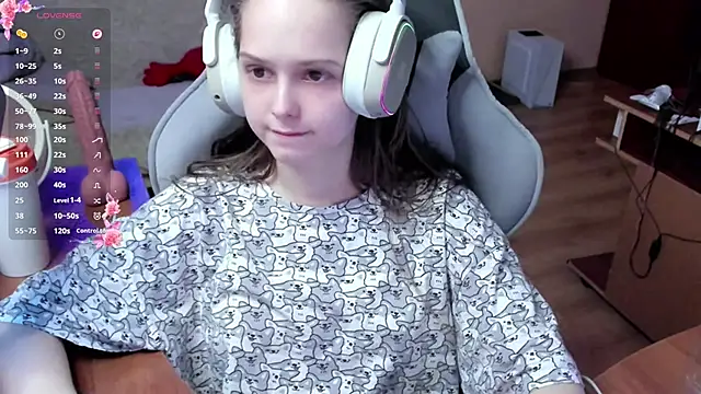 Snapshot of SharybbFace chatting on 02-27-26, 03:12 SharybbFace online show from 02-27-26, 03:12