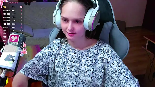 Snapshot of SharybbFace chatting on 02-28-26, 03:13 SharybbFace online show from 02-28-26, 03:13