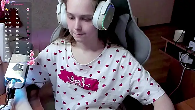 Snapshot of SharybbFace chatting on 03-13-26, 03:07 SharybbFace online show from 03-13-26, 03:07