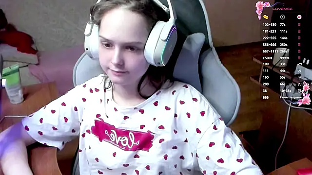 Snapshot of SharybbFace chatting on 03-15-26, 03:29 SharybbFace online show from 03-15-26, 03:29